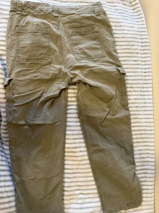 American Eagle Outfitters Olive Green Cargo Pants - Picture 2 of 3